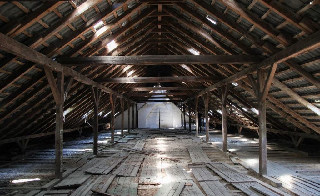 padlástér beépítés