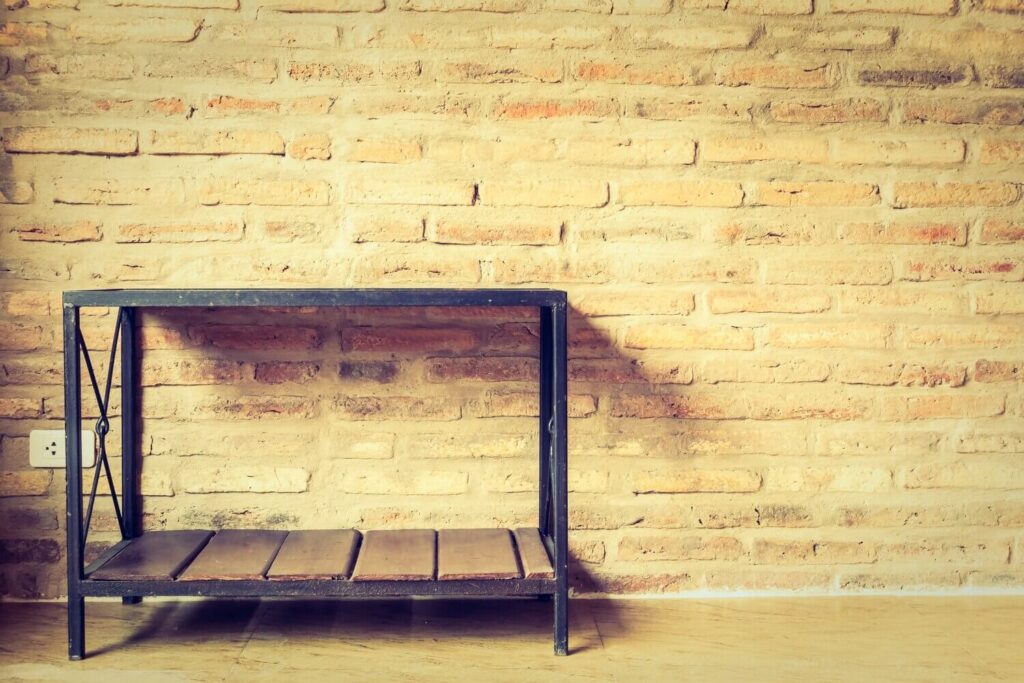 Industrial stílus – nyers tégla, fém, csövek, loft-érzet: mikor és hol érdemes?